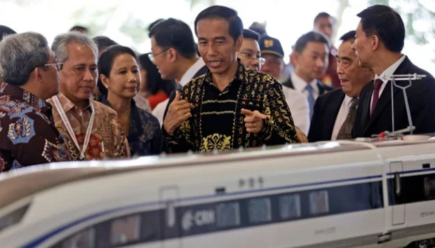 Mengingat Janji Jokowi Bangun Kereta Cepat Tanpa APBN dan Sikap Jonan Berujung Pemecatan