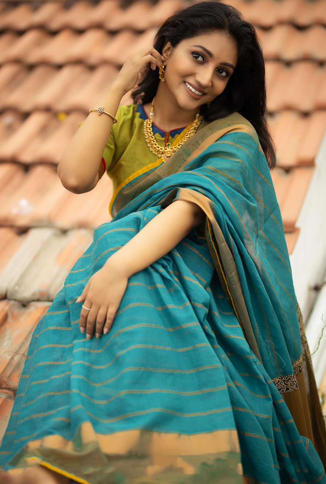 Bommu Lakshmi In green Saree Hot Photos