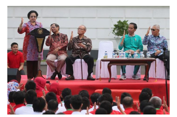 Megawati Perkenalkan Salam Pancasila ke Mahasiswa, bukan Assalamu’alaikum?