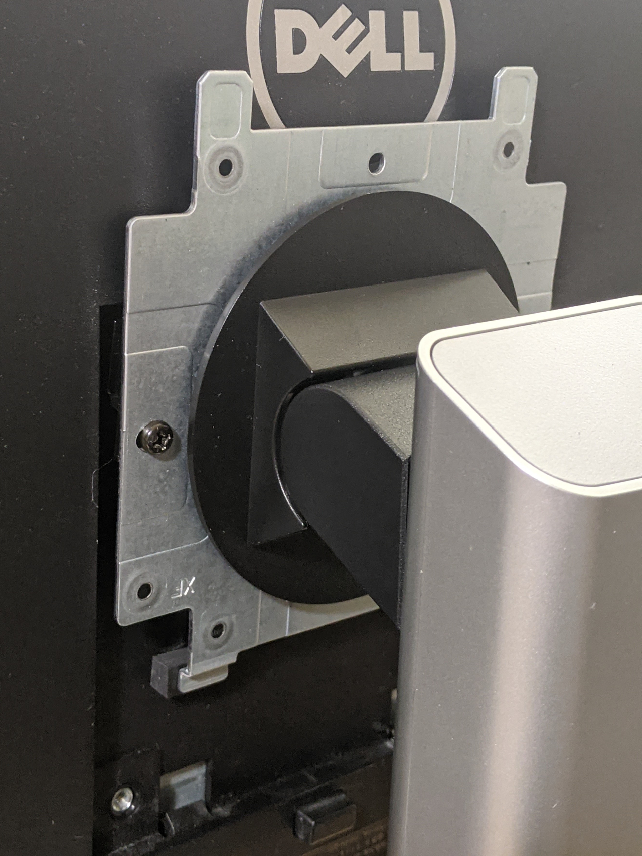 Dellモニタースタンドの限界突破（下方向）