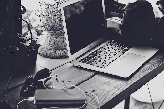 Laptop Disambar Kilat Laptop Disambar Kilat