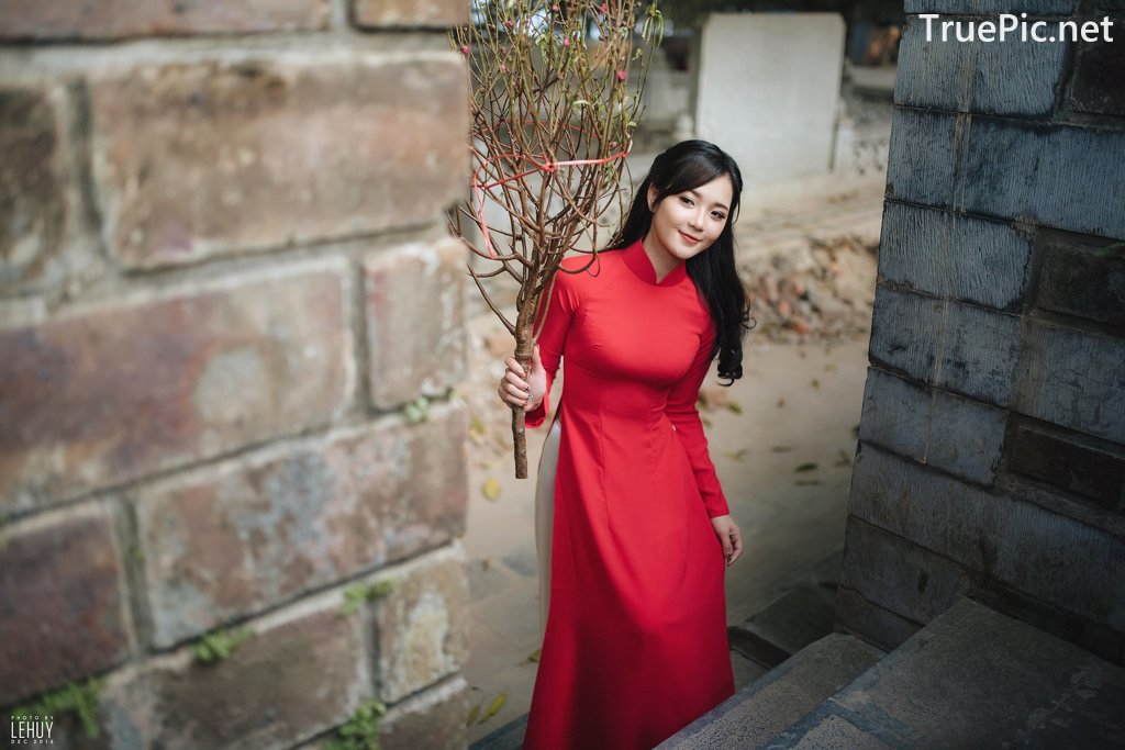 Image-Vietnamese-Model-Beautiful-Girl-and-Ao-Dai-Red-Vietnamese-Traditional-Dress-TruePic.net- Picture-5