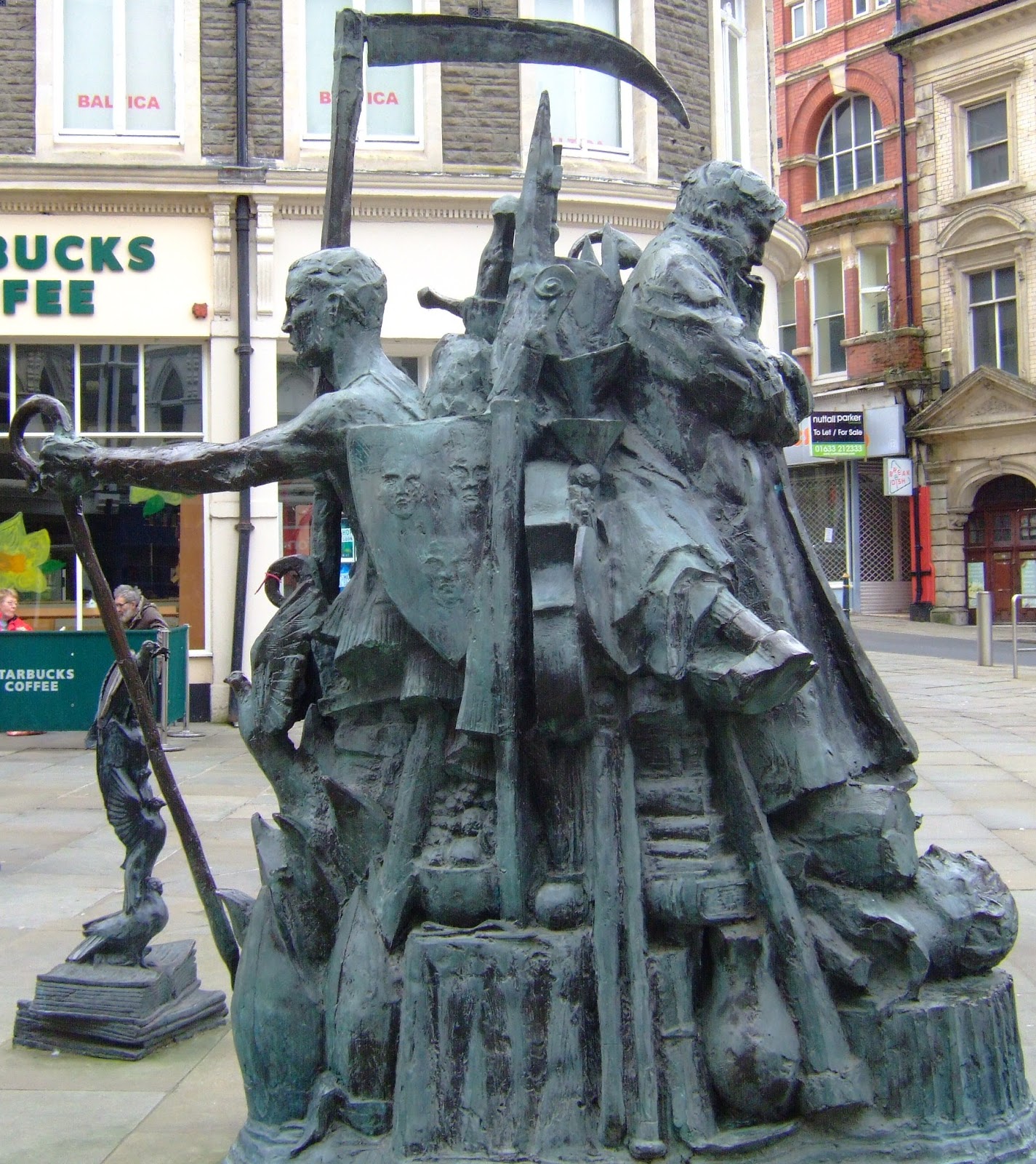 PHOTOS2PLEASEU STATUES IN NEWPORT SOUTH WALES