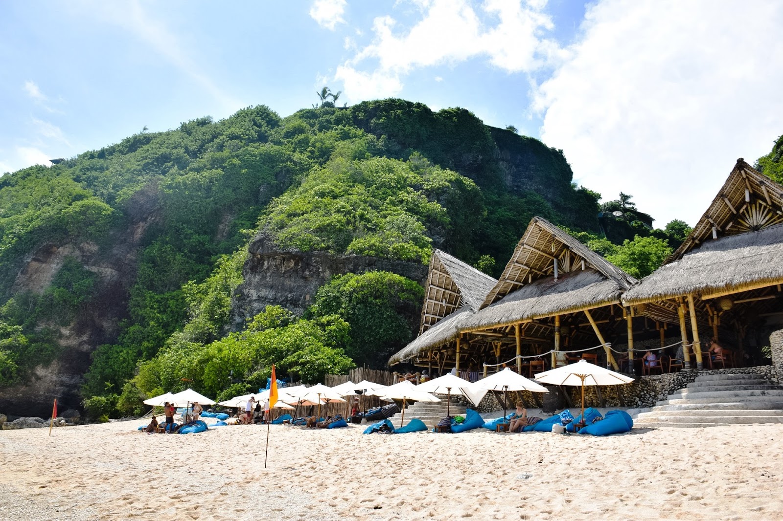 sundays beach club