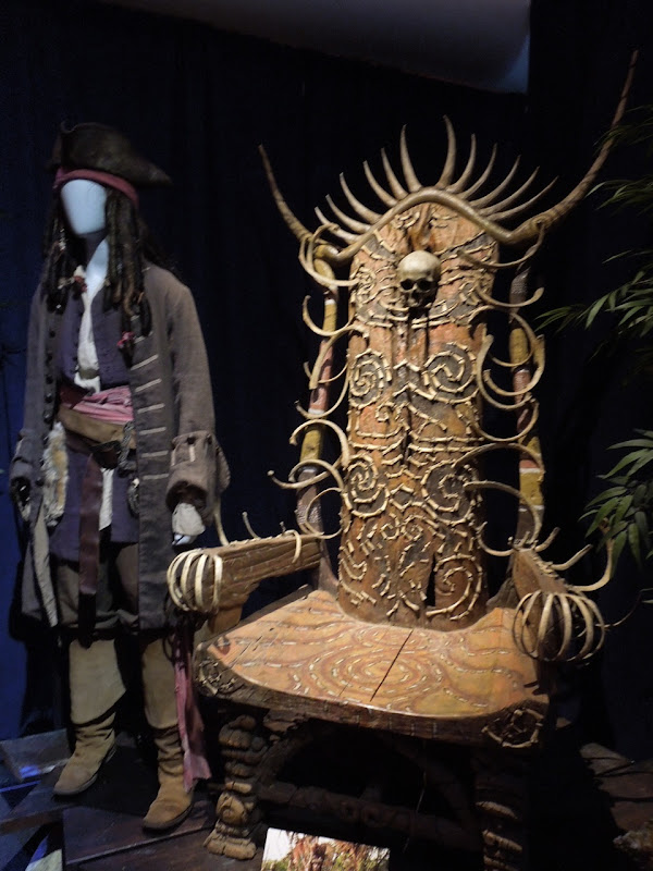 Pirates Caribbean Pelegostos Bone Throne prop