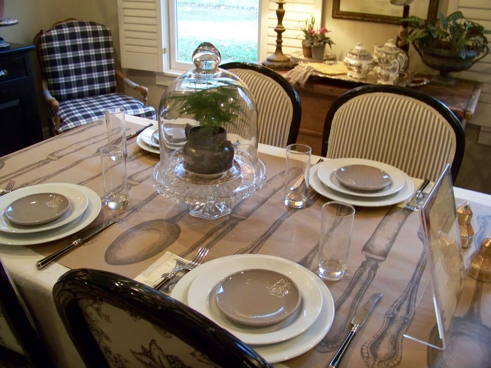 Binky La Faye FREDERICKSBURG CHRISTMAS HOME TOUR