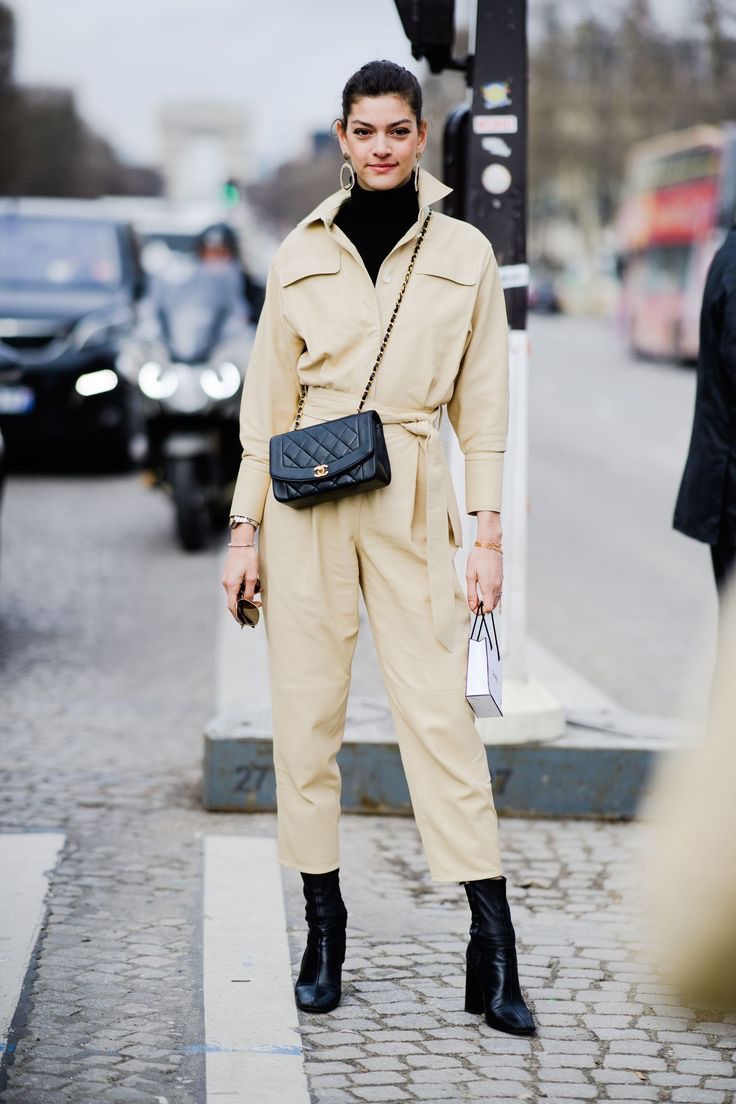 Style Inspiration: The Parisian Way to Wear this Chic Spring Trend