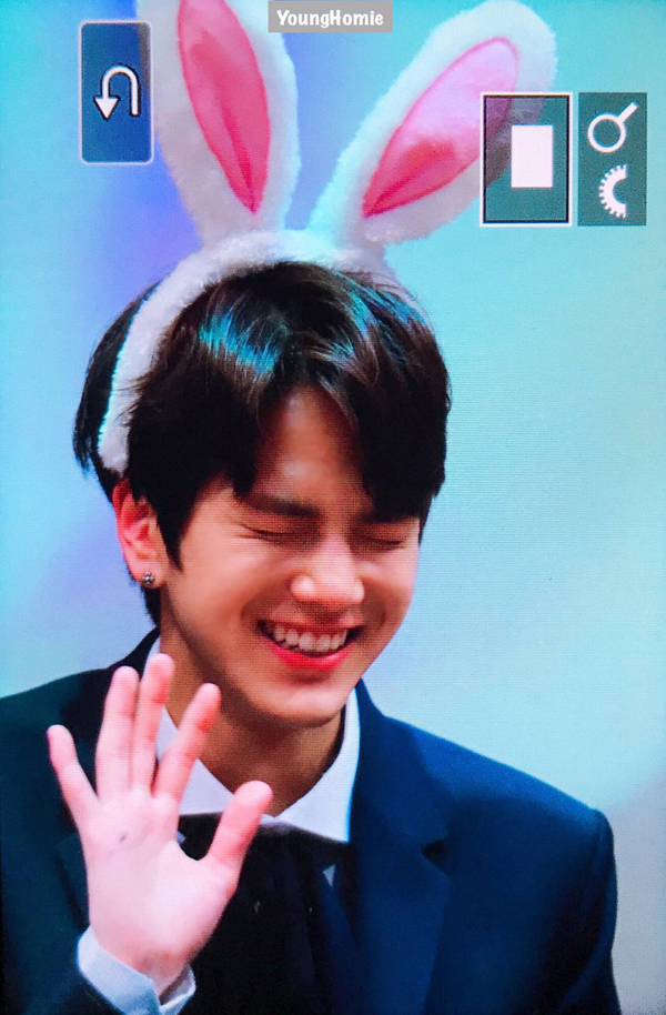 데뷔한지 일주일도 안된 남돌의 신인티 팍팍나는 첫 팬싸후기.jpg | 인스티즈