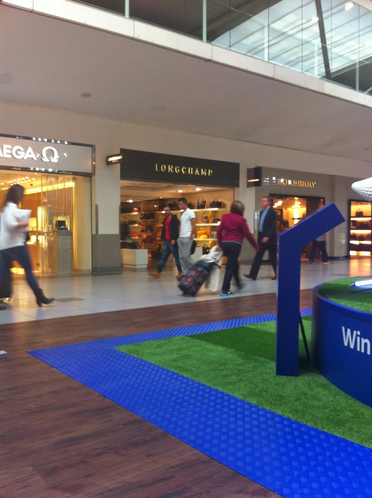 longchamp london heathrow
