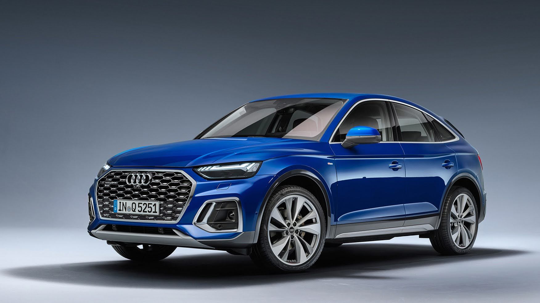Novo Audi Q5 Sportback Quatro rodas e um volante!