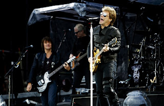254057_182620931791324_100001302564443_491480_891217_n DeBee1015's World: Bon Jovi: The first reviews from Denmark are in