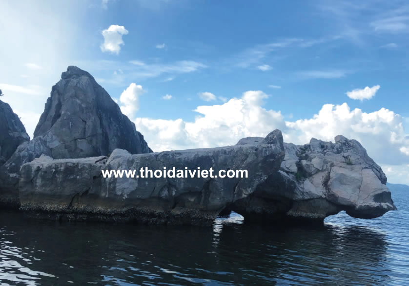 đảo bà lụa hà mã biển