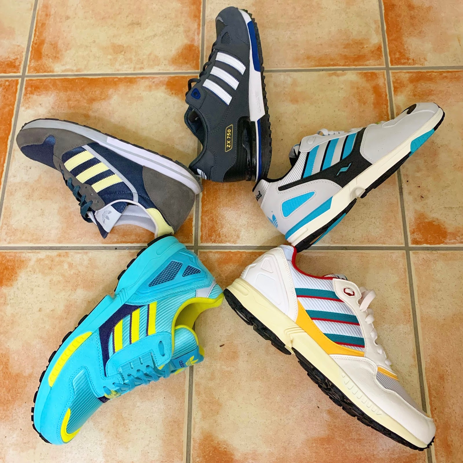 OFF THE PITCH MAGAZINE: CASUALSとADIDASスニーカー