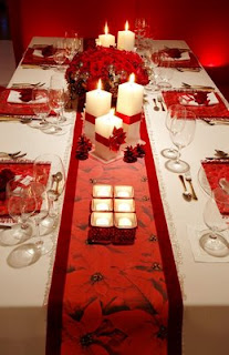 The Bloomin' Couch: Quick Christmas table decoration inspiration!