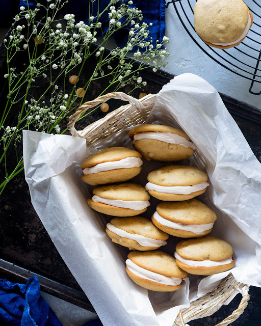 Peanut Butter & Jelly Whoopie Pies / Crumbcoats & Wine