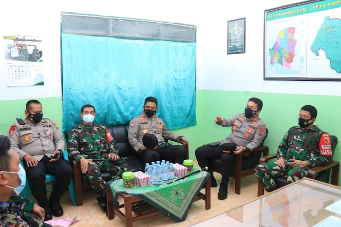 Pangdam V Brawijaya, Kapolda Jatim Serta Forkopimda Daerah Melakukan Pengecekan di Kecamatan Arosbaya