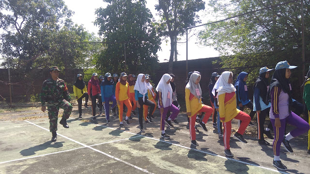 Babinsa Plumbungan Jadi Guru 2 Hari Di SMK PGRI Karangmalang