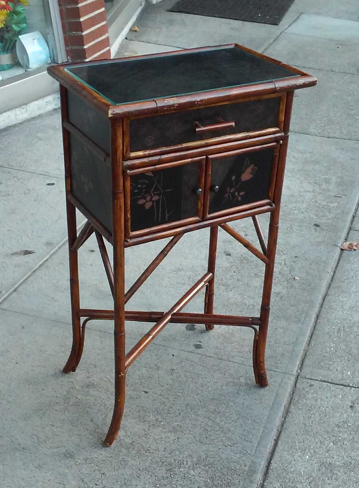 UHURU FURNITURE & COLLECTIBLES SOLD Modern Asian End Table 110