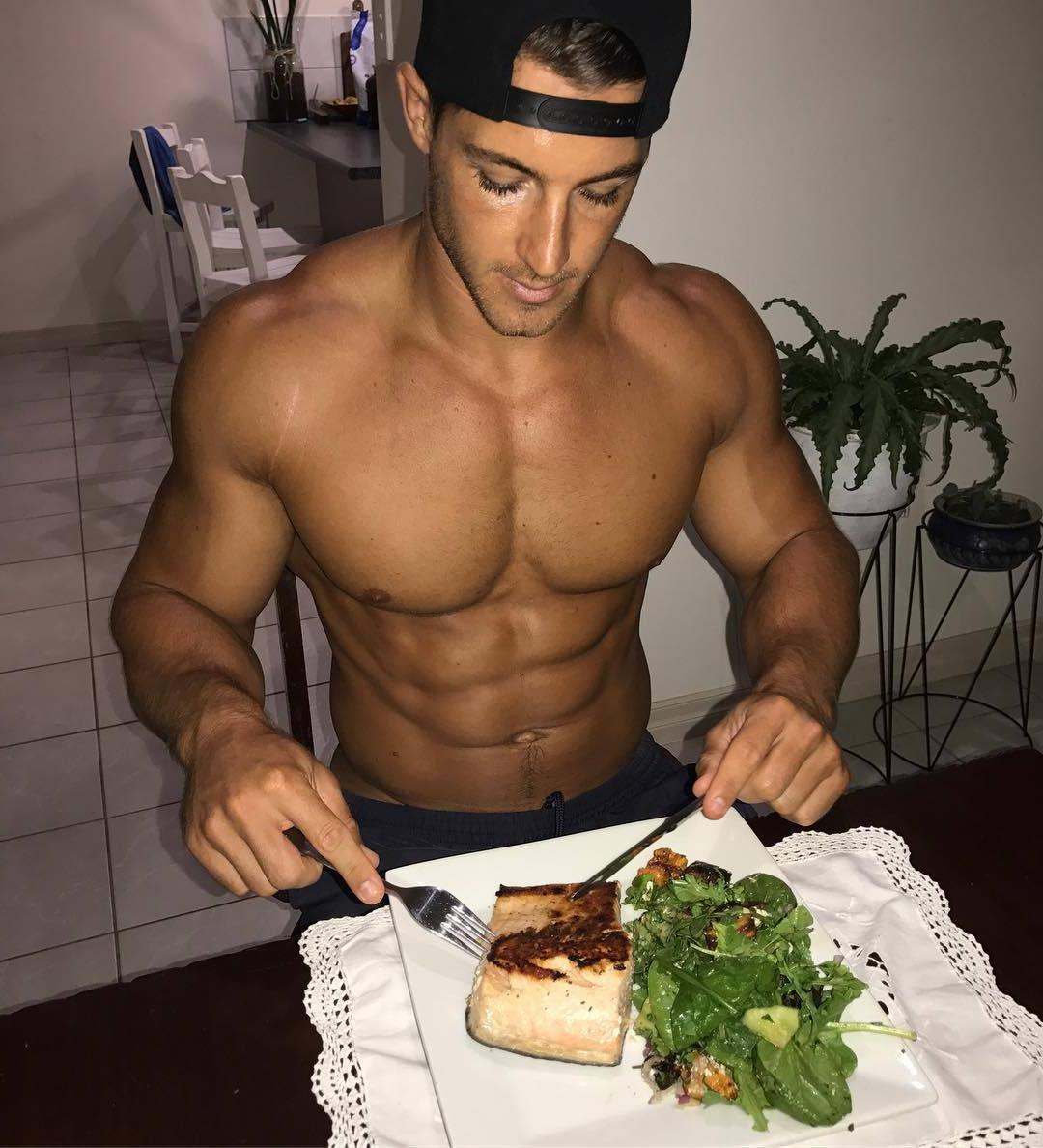 hot-guys-eating-food-fit-shirtless-muscular-body-hunks