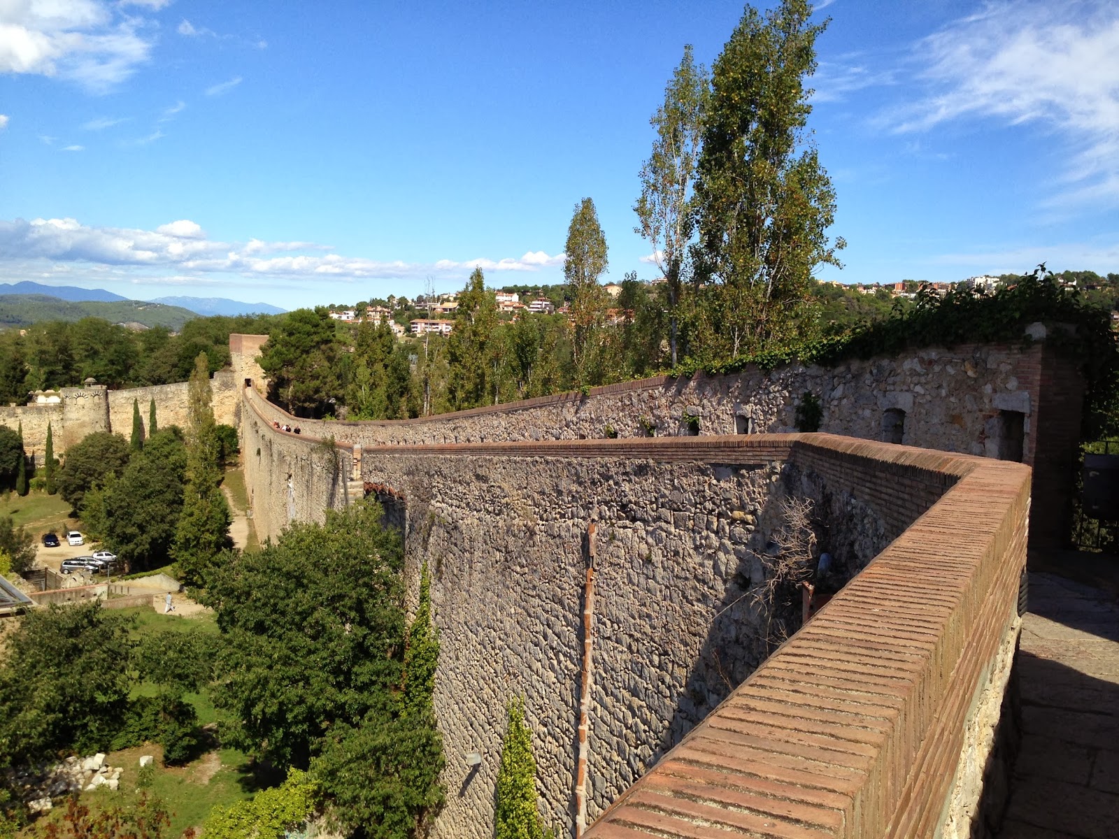 La Muralla | Descobrint Girona | Monuments, llegendes, restaurants i altres llocs d'interès