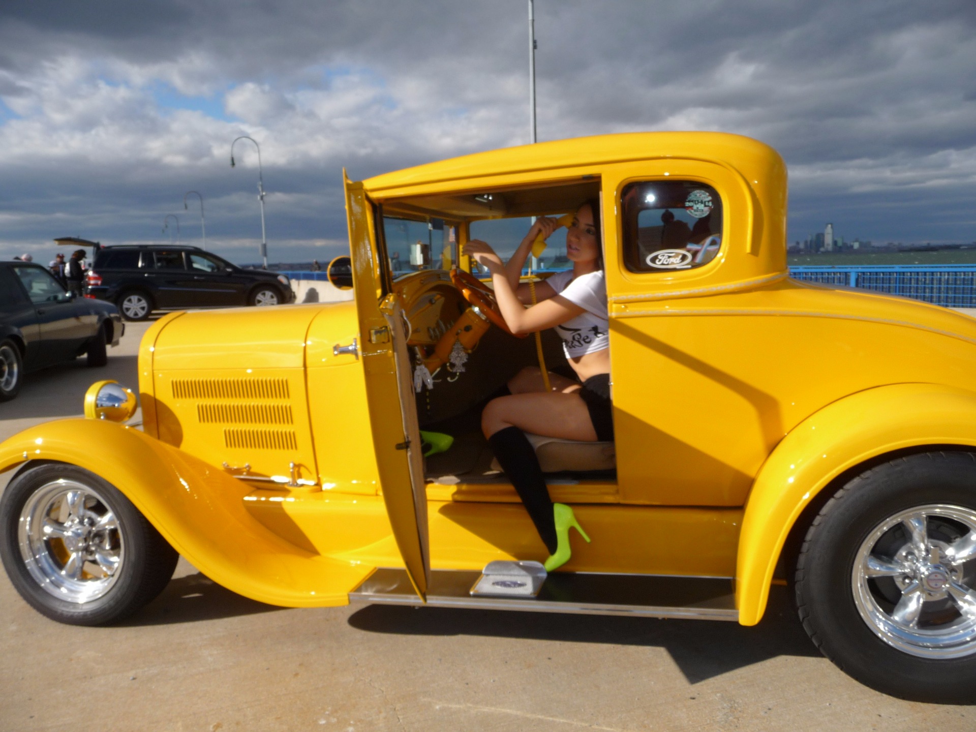 Yellow Hot Rod 1929 FORD