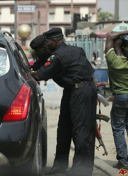 nigerian police officers jailed