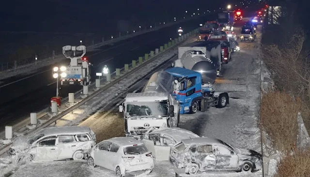 Nevadas causan accidente de tránsito en Japón