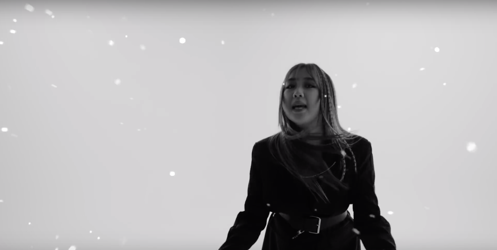 LEE YOUNG JI DARK ROOM (MUSIC VIDEO)