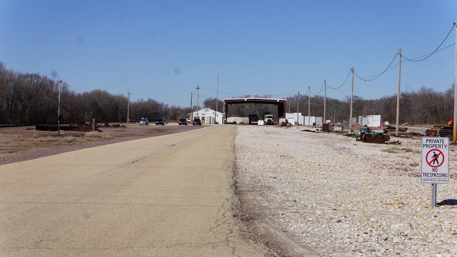 Towns and Nature South Pekin, IL UP/C&NW Yard and Boxcar Homes