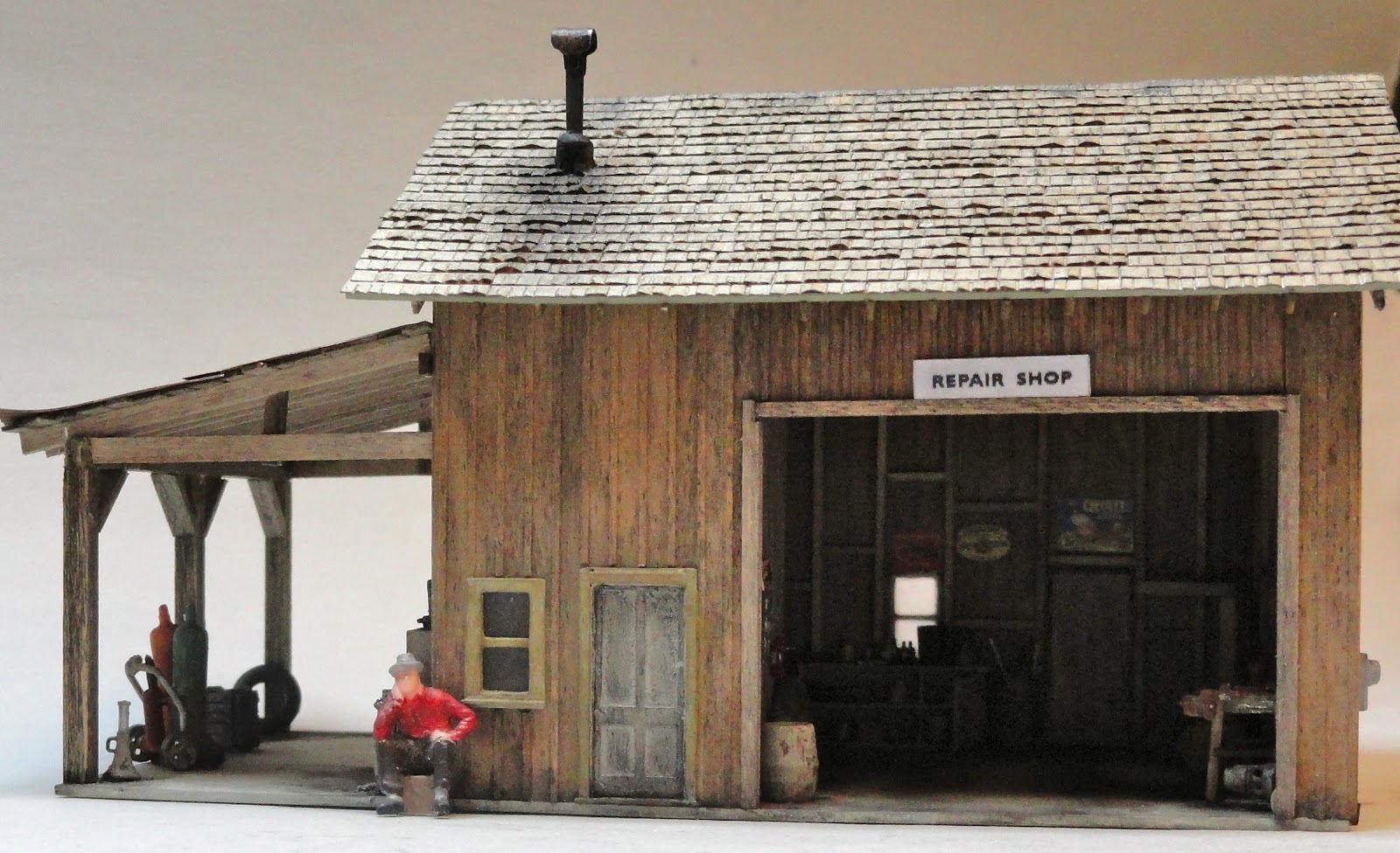 Model Railroad Minutiae Dyeworks repair shop structure