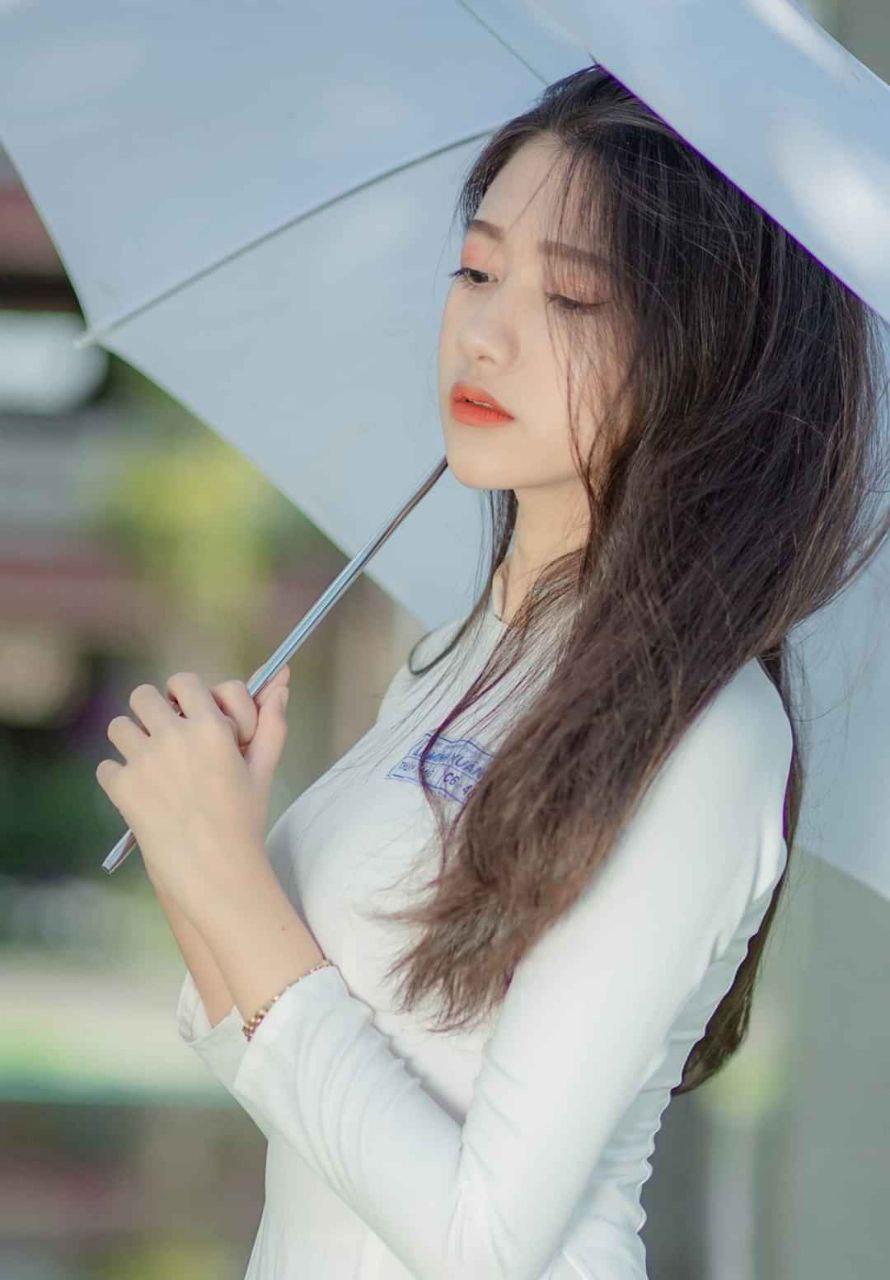 Vietnamese beautiful student girl - Vietnamese traditional dress - Ao dai