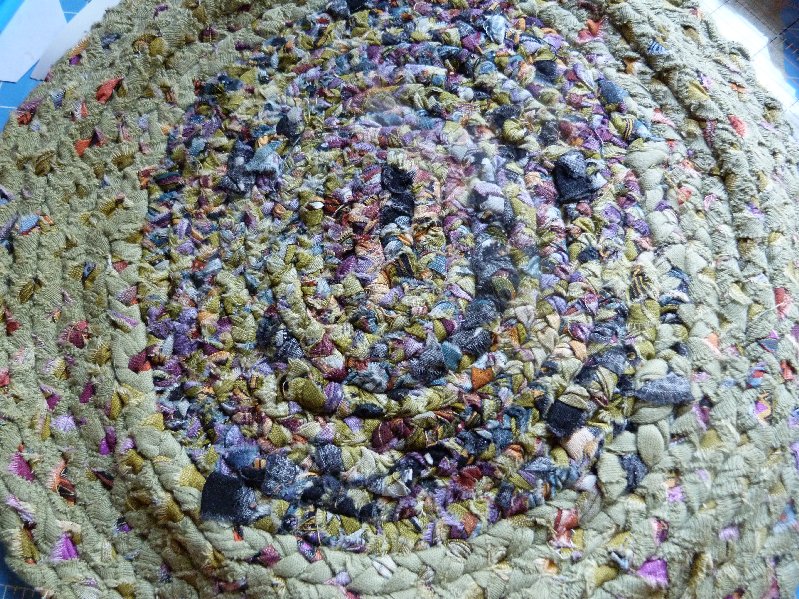 CH Musings: Got some ugly fabric--make a rag rug!