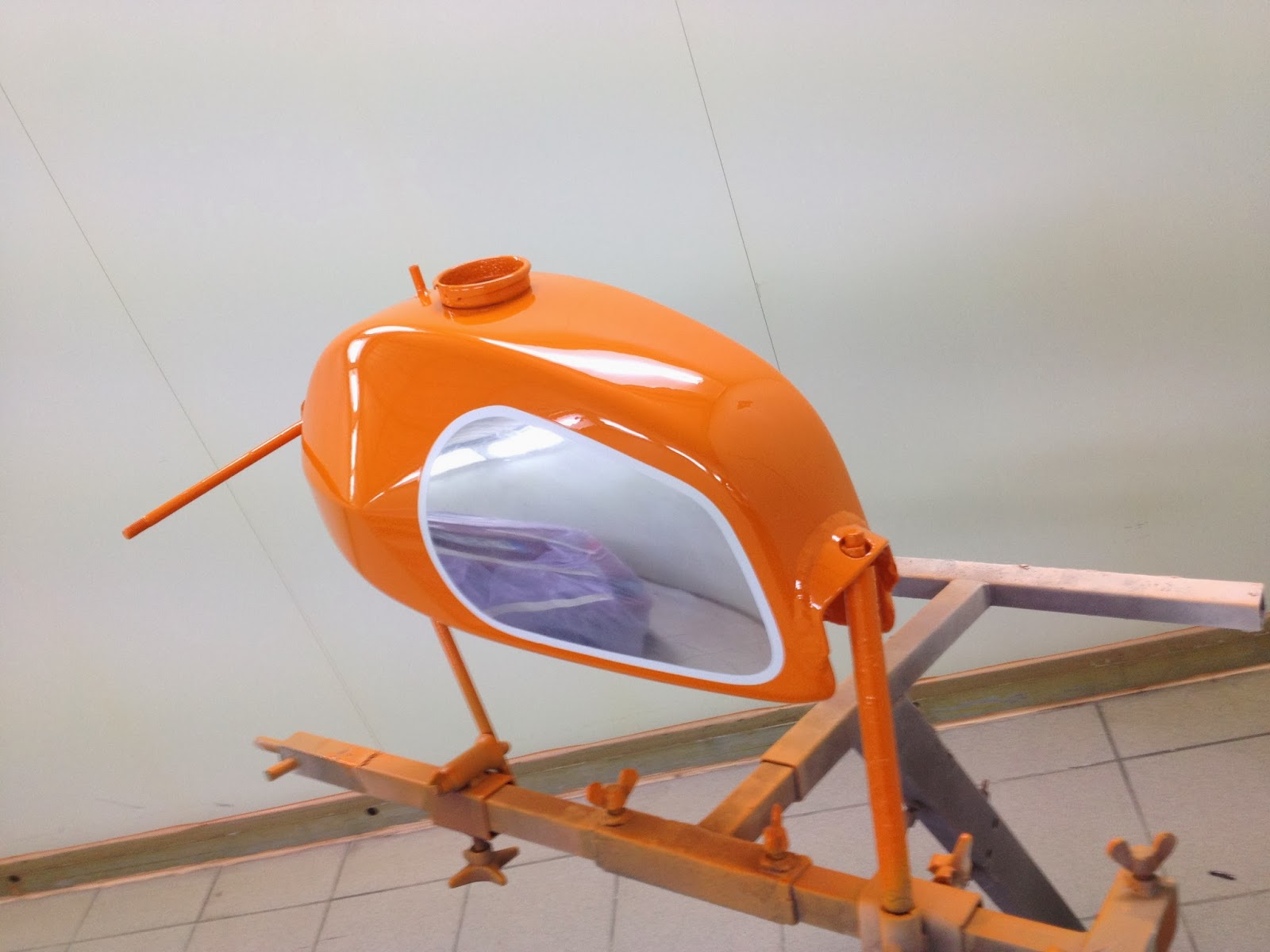 swedish fireballs 1969 Husqvarna 400 Works tank painting