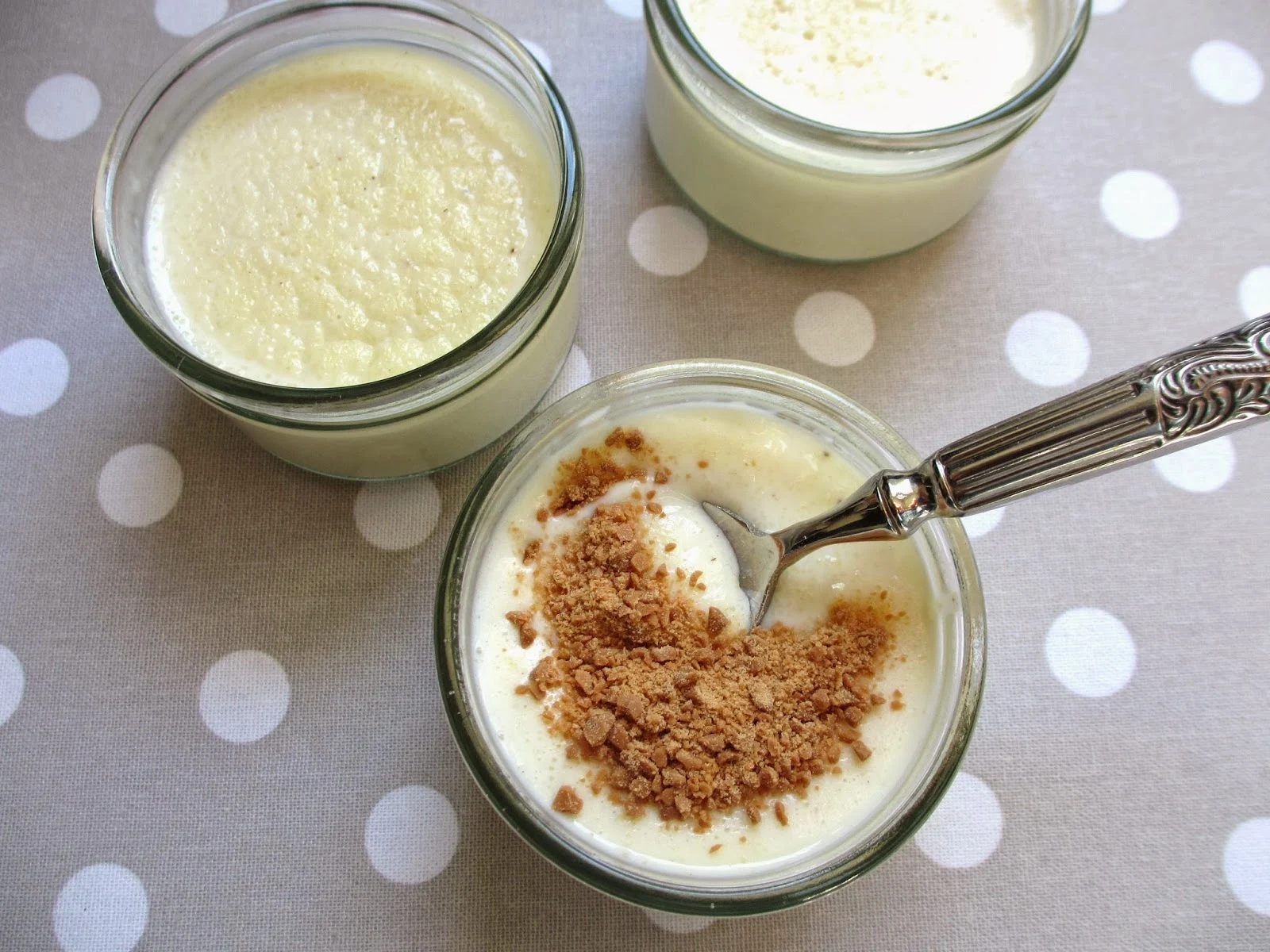 COOKING JULIA : SEMOULE AU LAIT À LA VANILLE