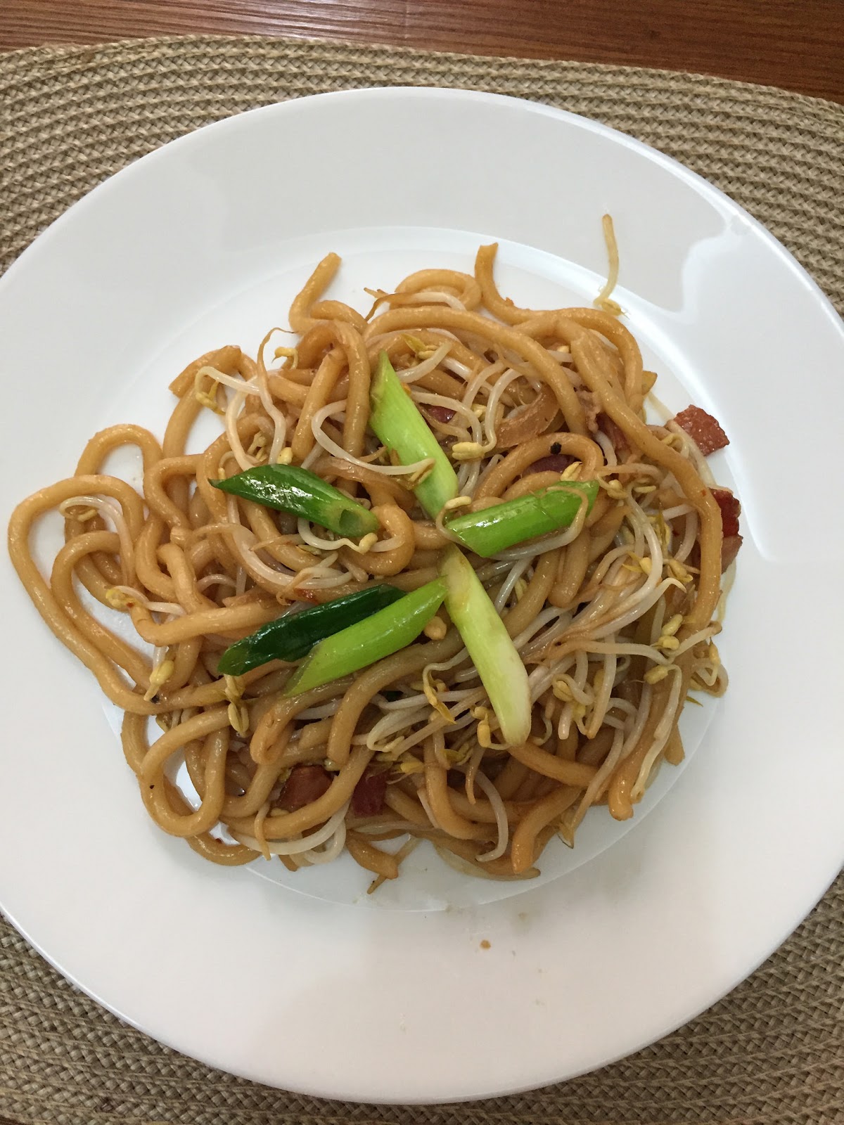 Stirfried Udon with Bean Sprouts