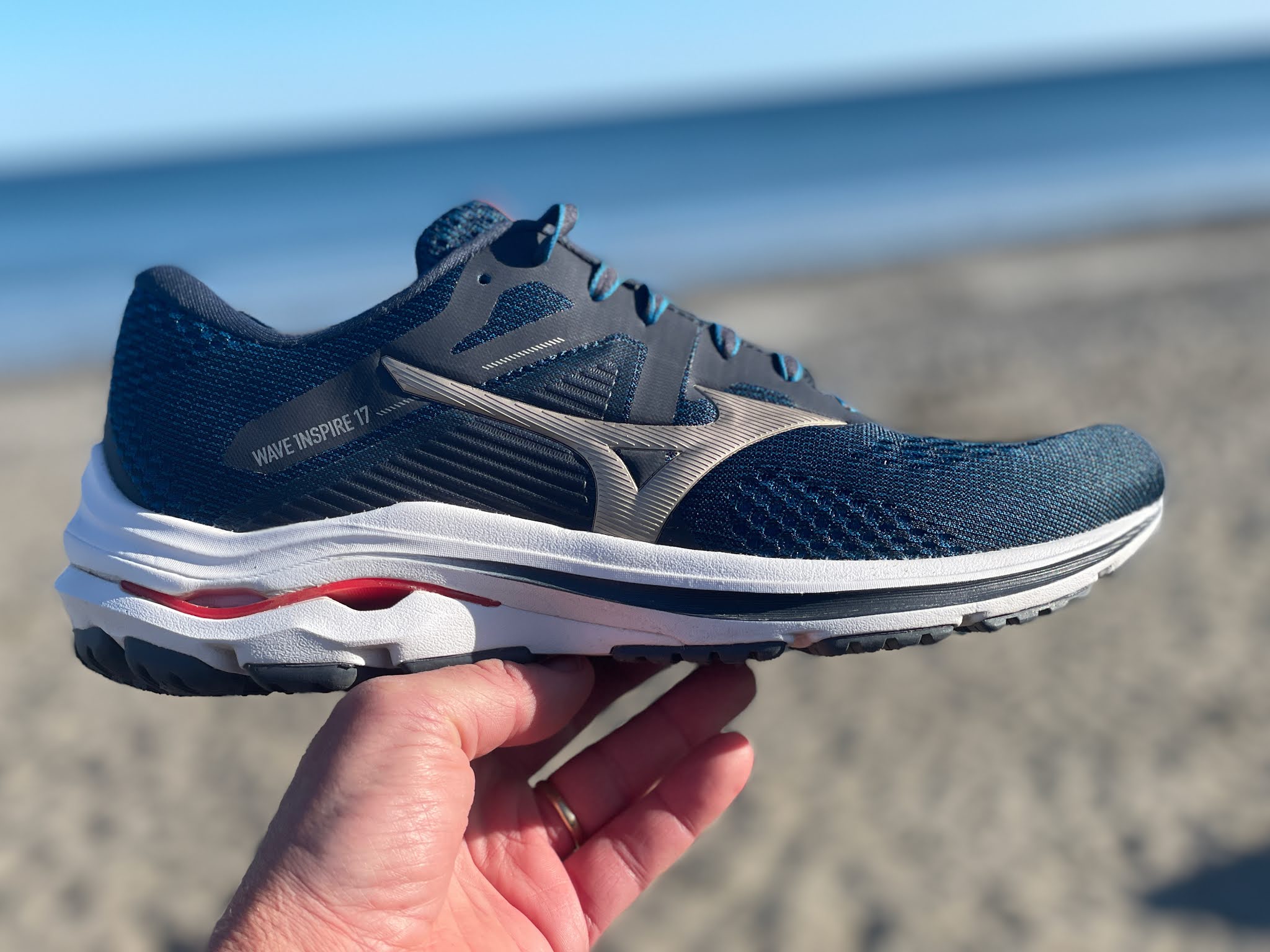 zonsopkomst Vijandig boete Road Trail Run: Mizuno Wave Inspire 17 Review