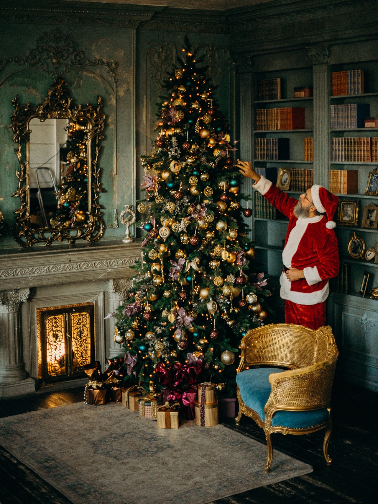 9 must-read articles about Christmas.