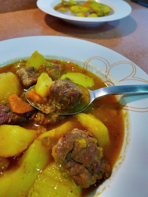  ESTOFADO DE PATATAS CON COSTILLAS DE TERNERA (OLLA RAPIDA) / GOURMET DEL PROBE 