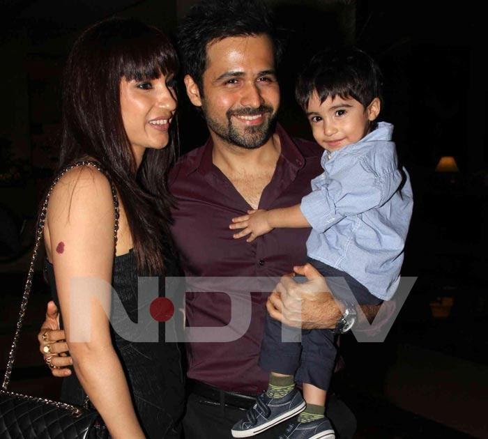 Emraan hashmi 2025 performance. Эмран хашми и парвин шахани. эмран хашми с женой. emraan hashmi wife.