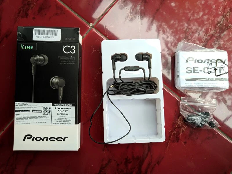Paket Pembelian Pioneer SE-C3