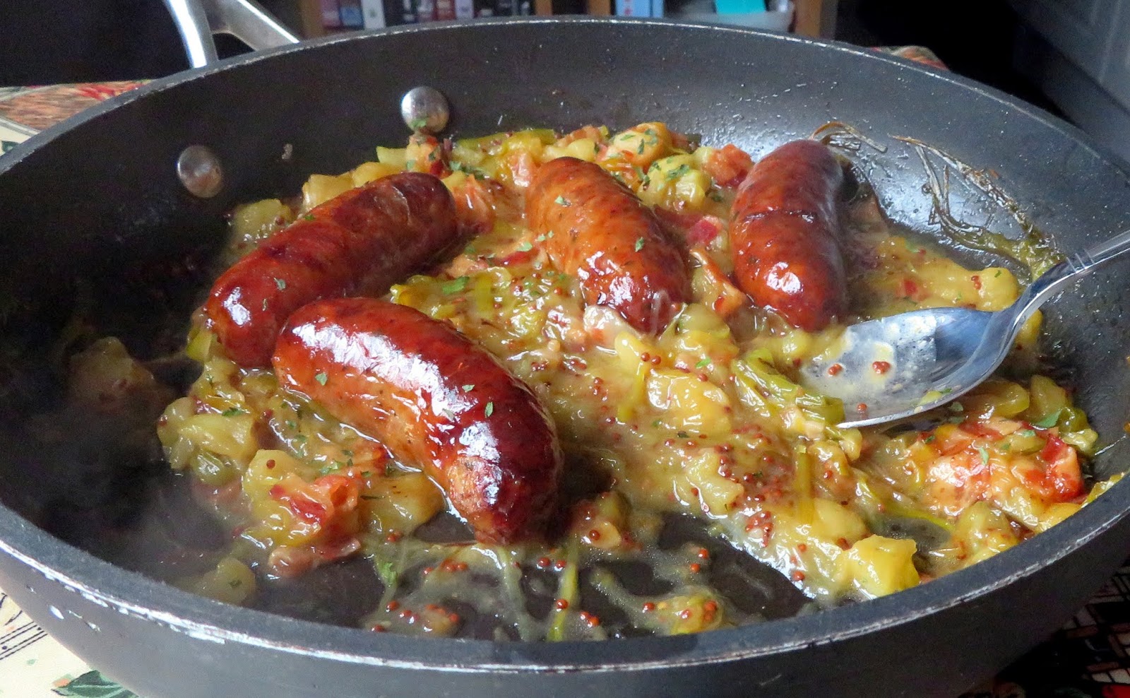 Braised Sausages with an Apple Gravy Catrooo