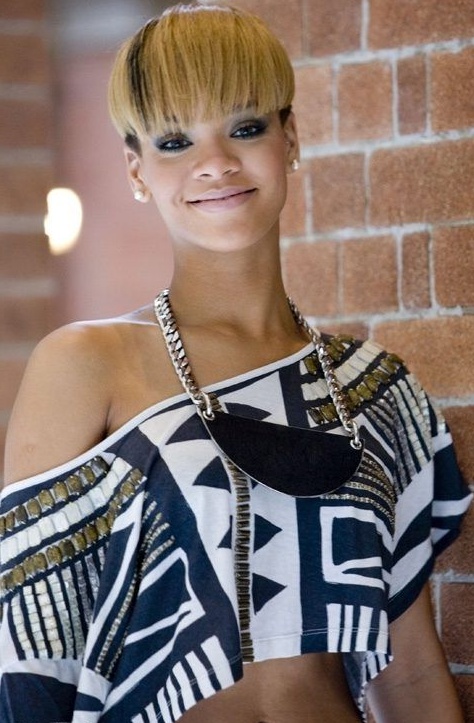 Photography Rihanna In Beautiful Dress