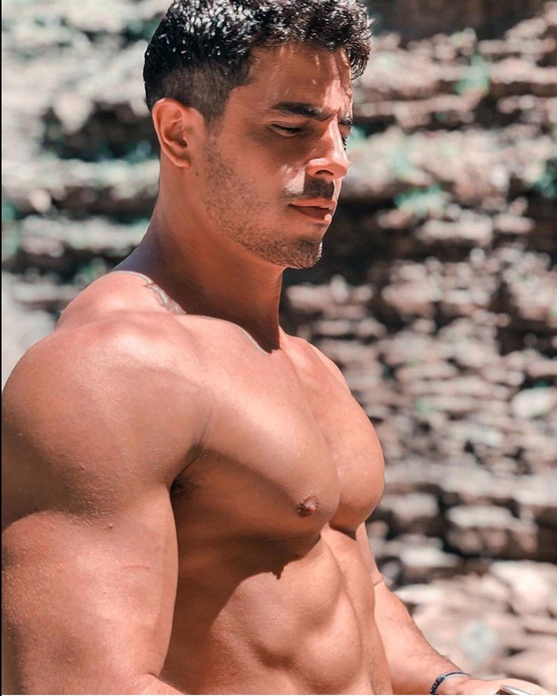 hot-dark-haired-muscular-shirtless-guys-big-pecs-pictures