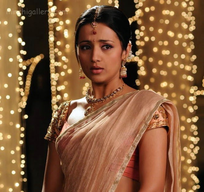 trisha-hot-stills-02.jpg
