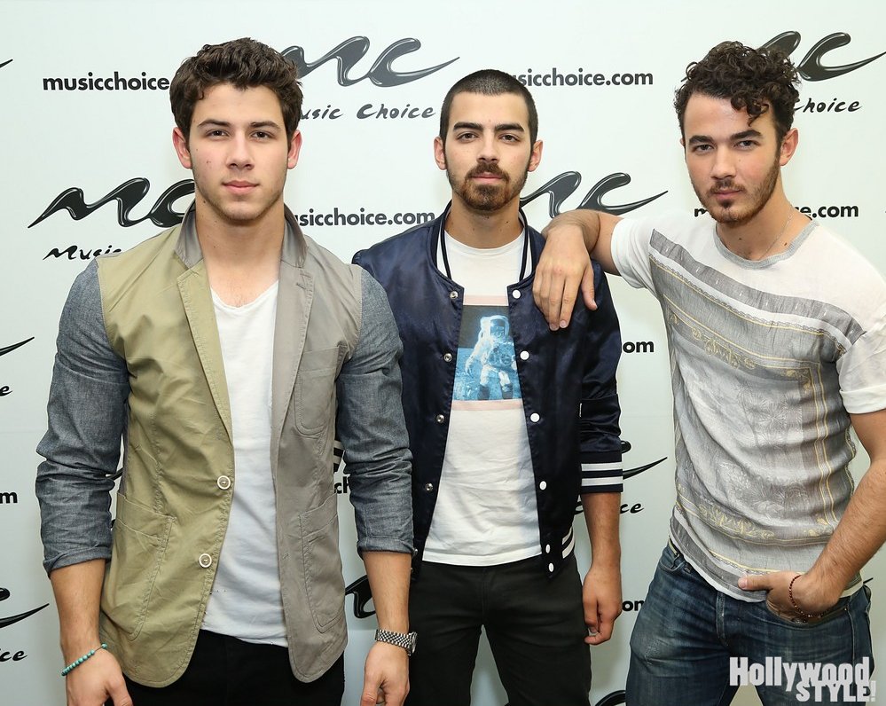 Los Jonas Brothers revelon detalles de su álbum en los Music Choice