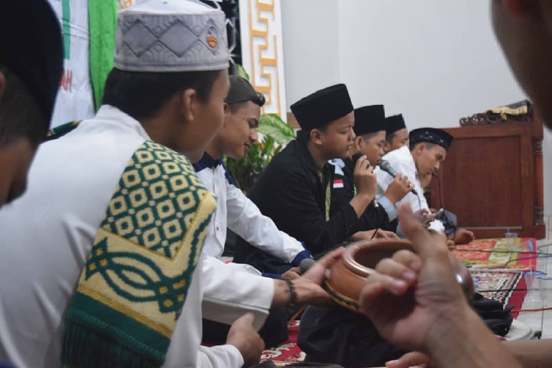 Kuliah di Unnes Sambil Mondok di Pesantren Durrotu Aswaja Kuliah di Unnes Sambil Mondok di Pesantren Durrotu Aswaja