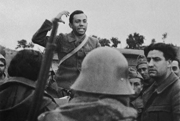 Los poetas de la guerra: todos los versos al frente Los poetas de la guerra: todos los versos al frente
