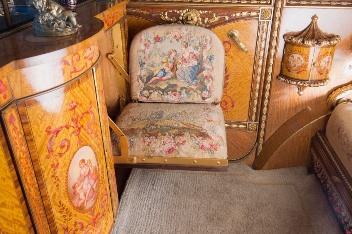 See Inside a 1926 RollsRoyce Phantom, the Most Expensive RollsRoyce