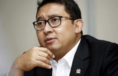 Fadli Zon Sindir Luhut, “Negara Ini Milik Kita Bersama Bukan Milik Segelintir Orang” Fadli Zon Sindir Luhut, “Negara Ini Milik Kita Bersama Bukan Milik Segelintir Orang”