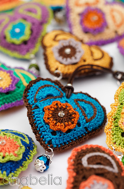 Crochet keychain by Anabelia